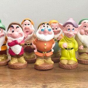 Vintage DISNEY Snow White & the SEVEN DWARVES Vinyl Bath Toy Set of 7 Characters